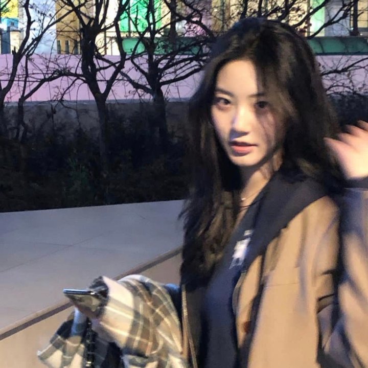 暗红